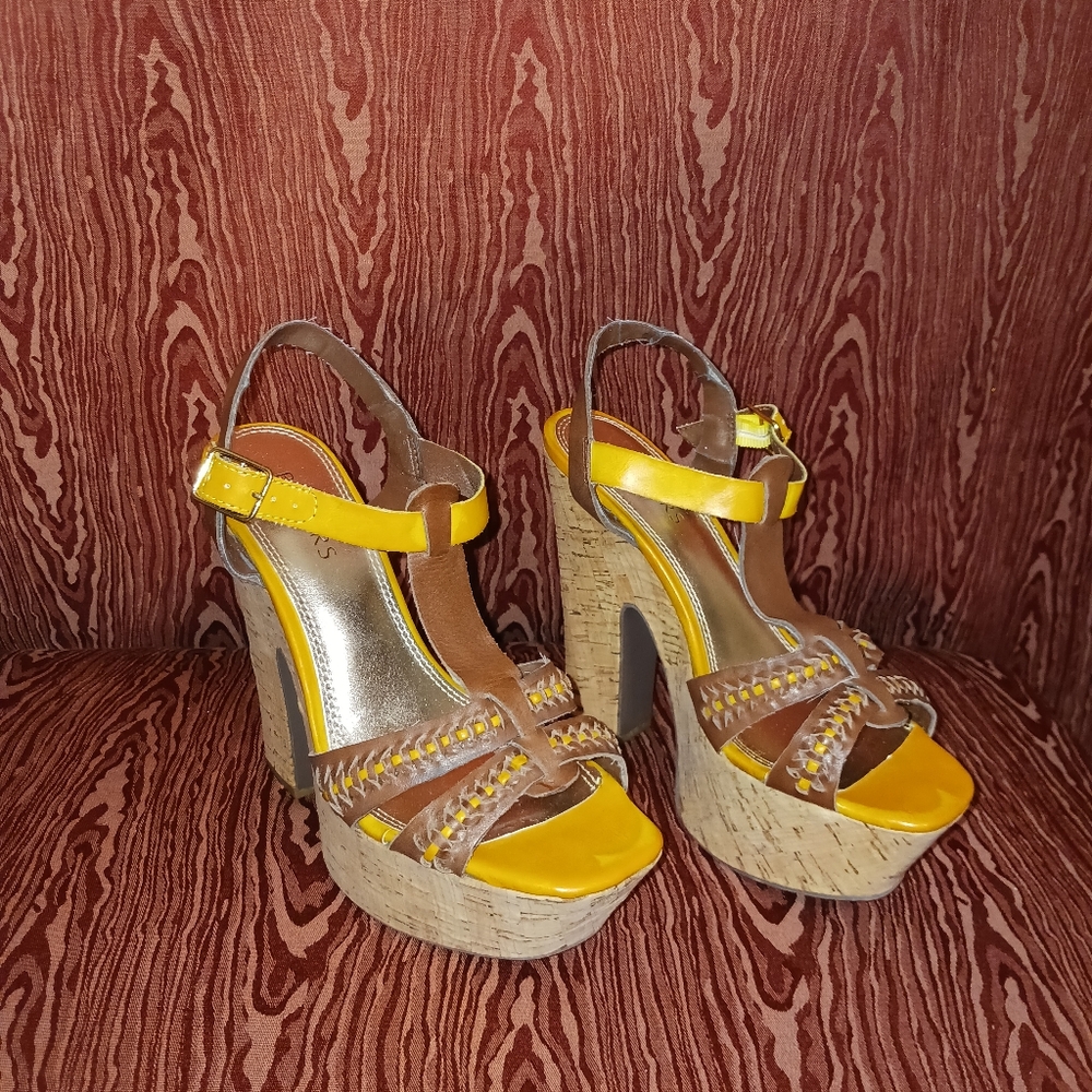 BAKERS Wooden Wedges Heels Women's Size 7.5M
